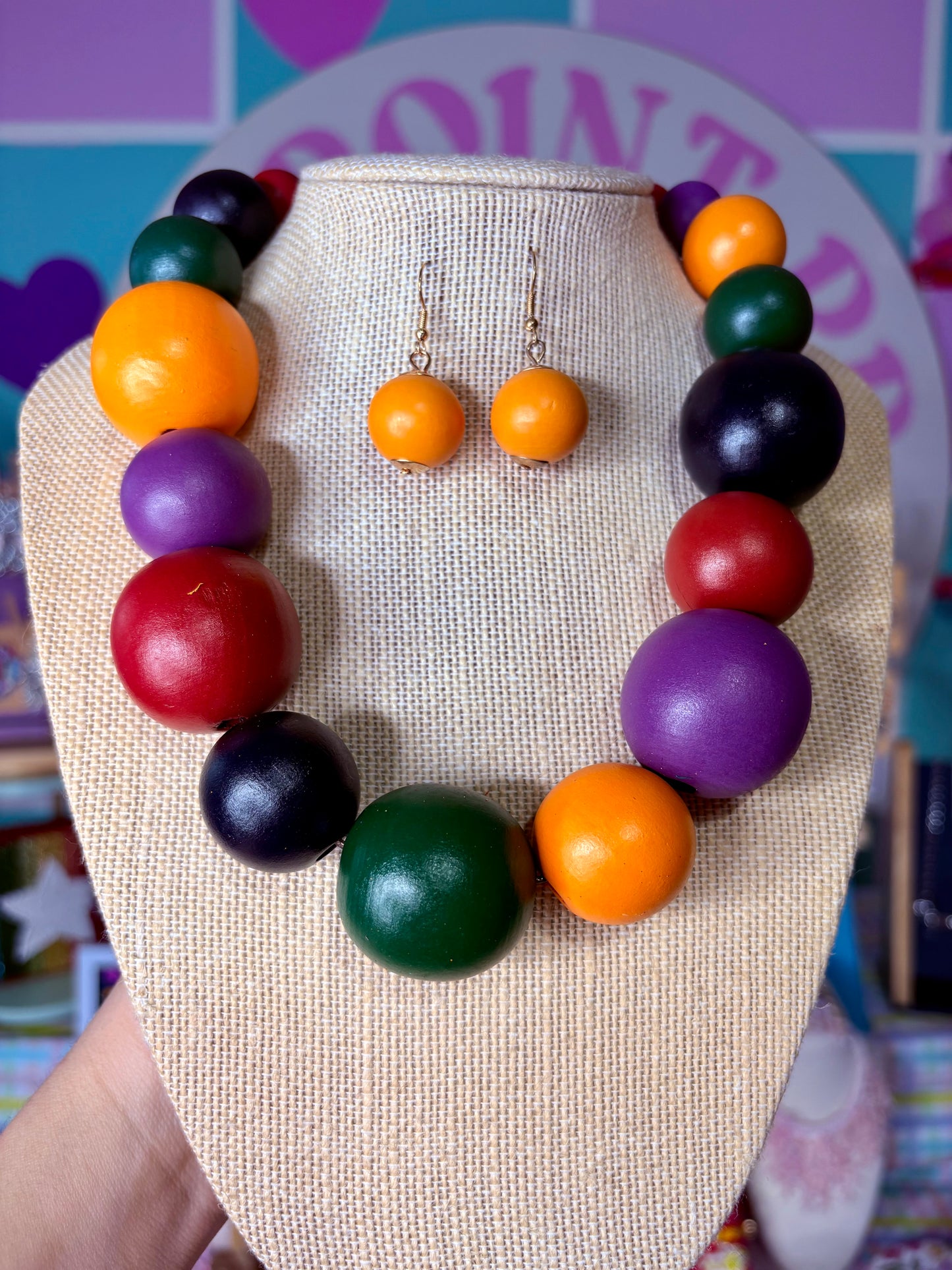 COLLAR Y ARETES BUBBLES 🫧 MADERA DE COLORES