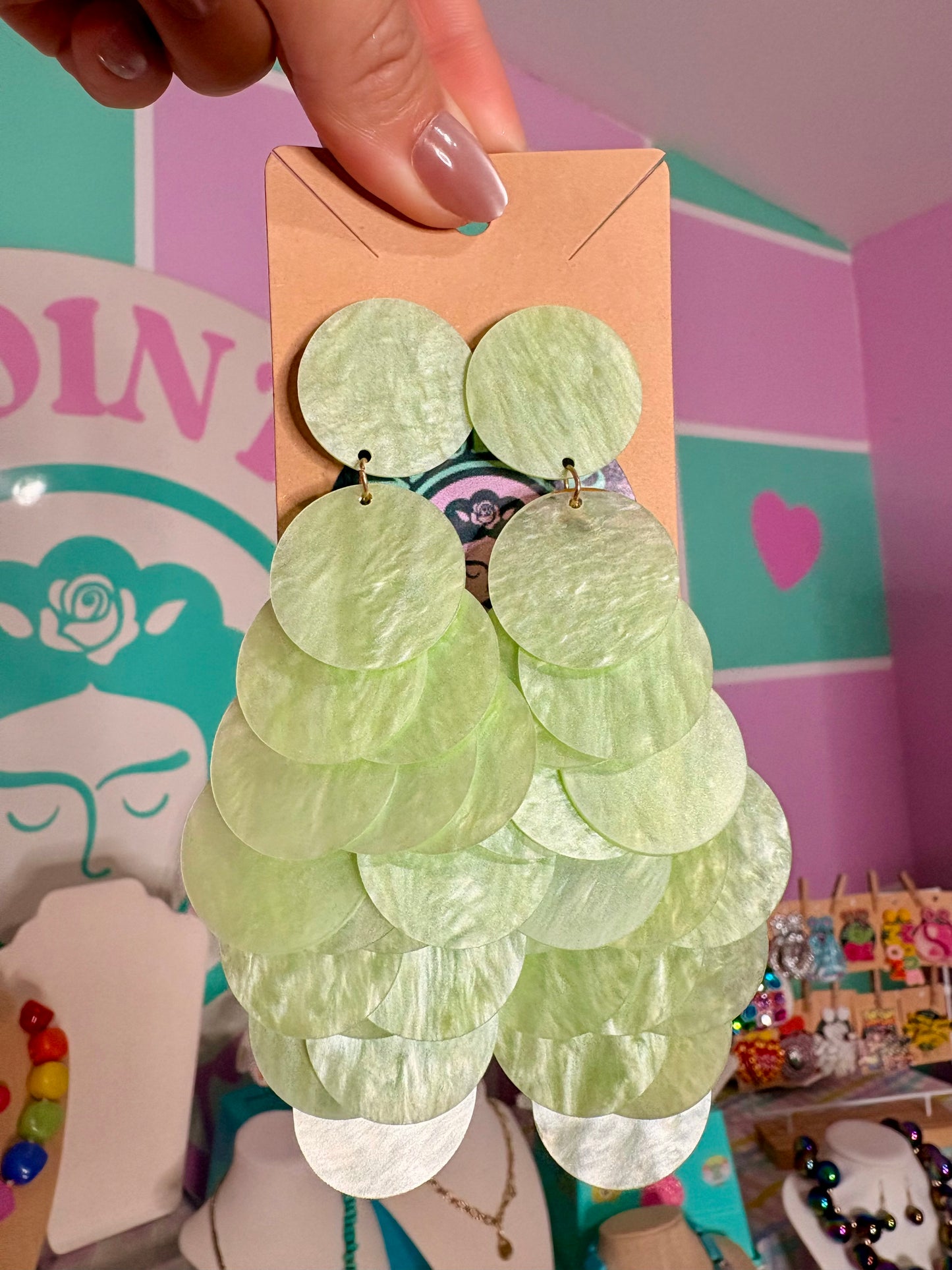 ARETES LIGHT GREEN
