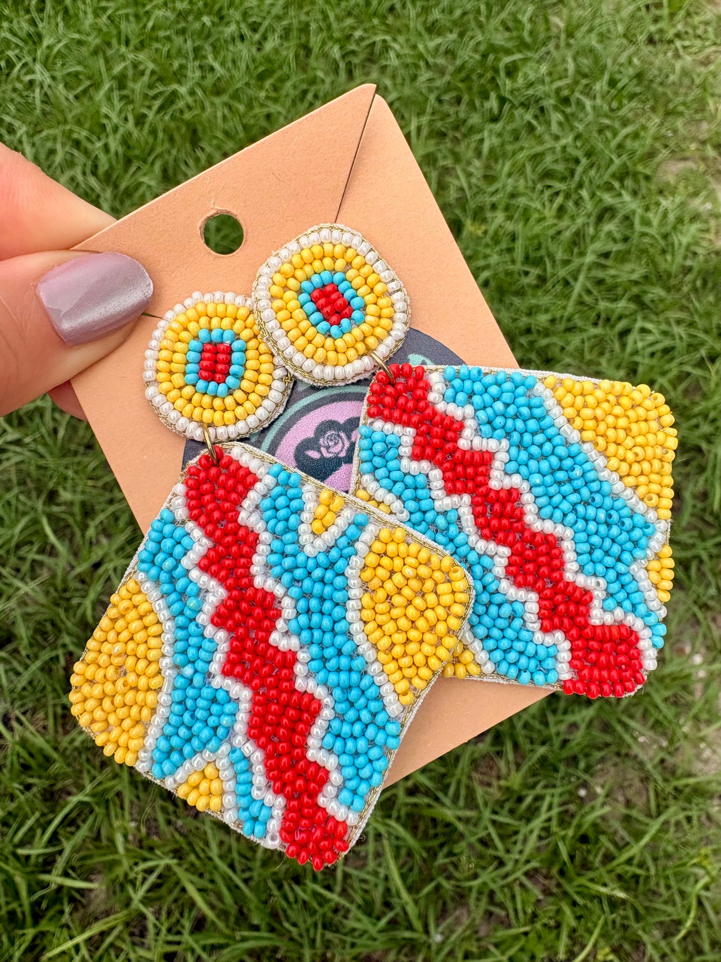 ARETES RETRO VIBE