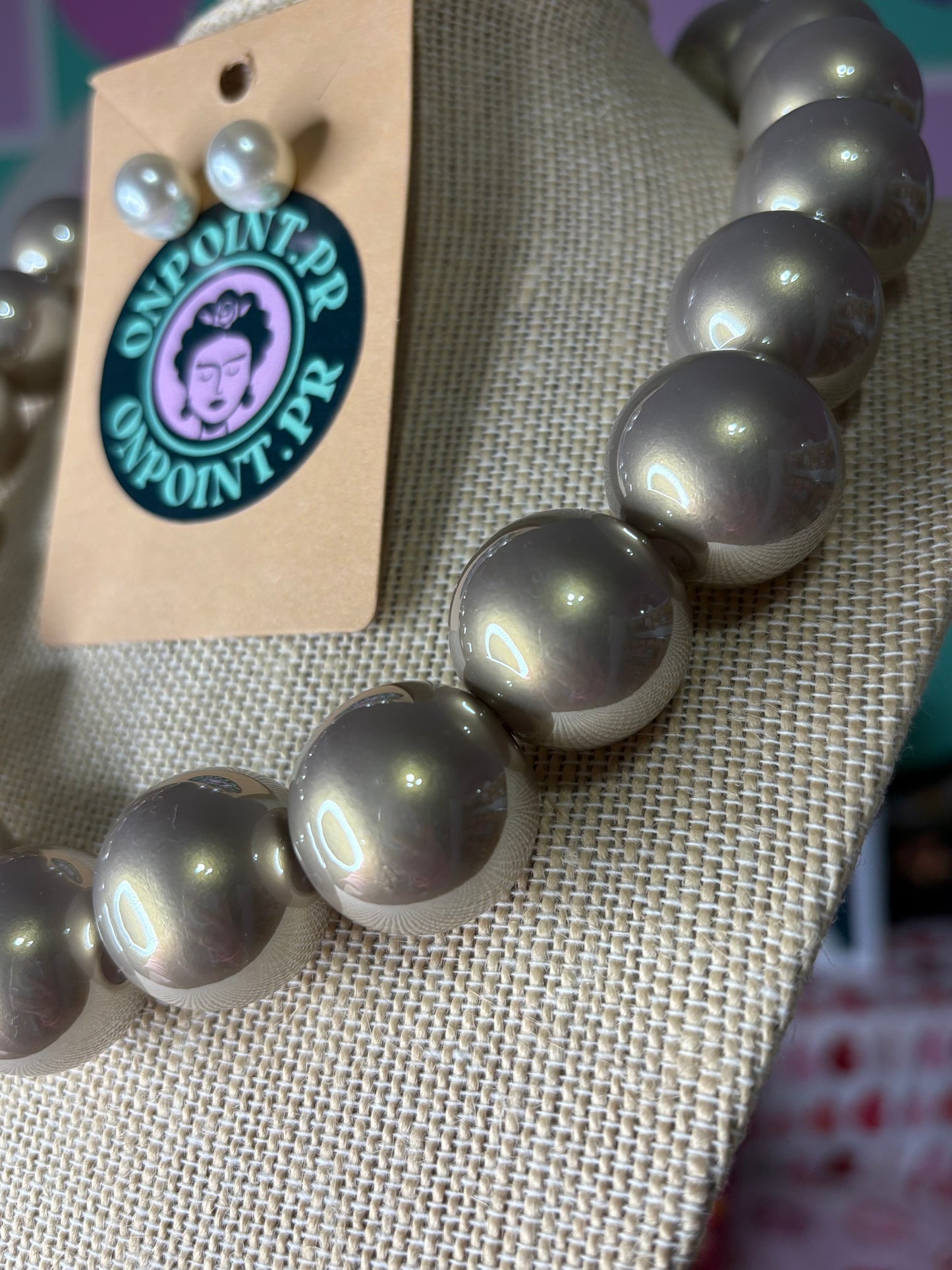 SET COLLAR Y ARETES BUBBLES 🫧 GRIS PERLADO