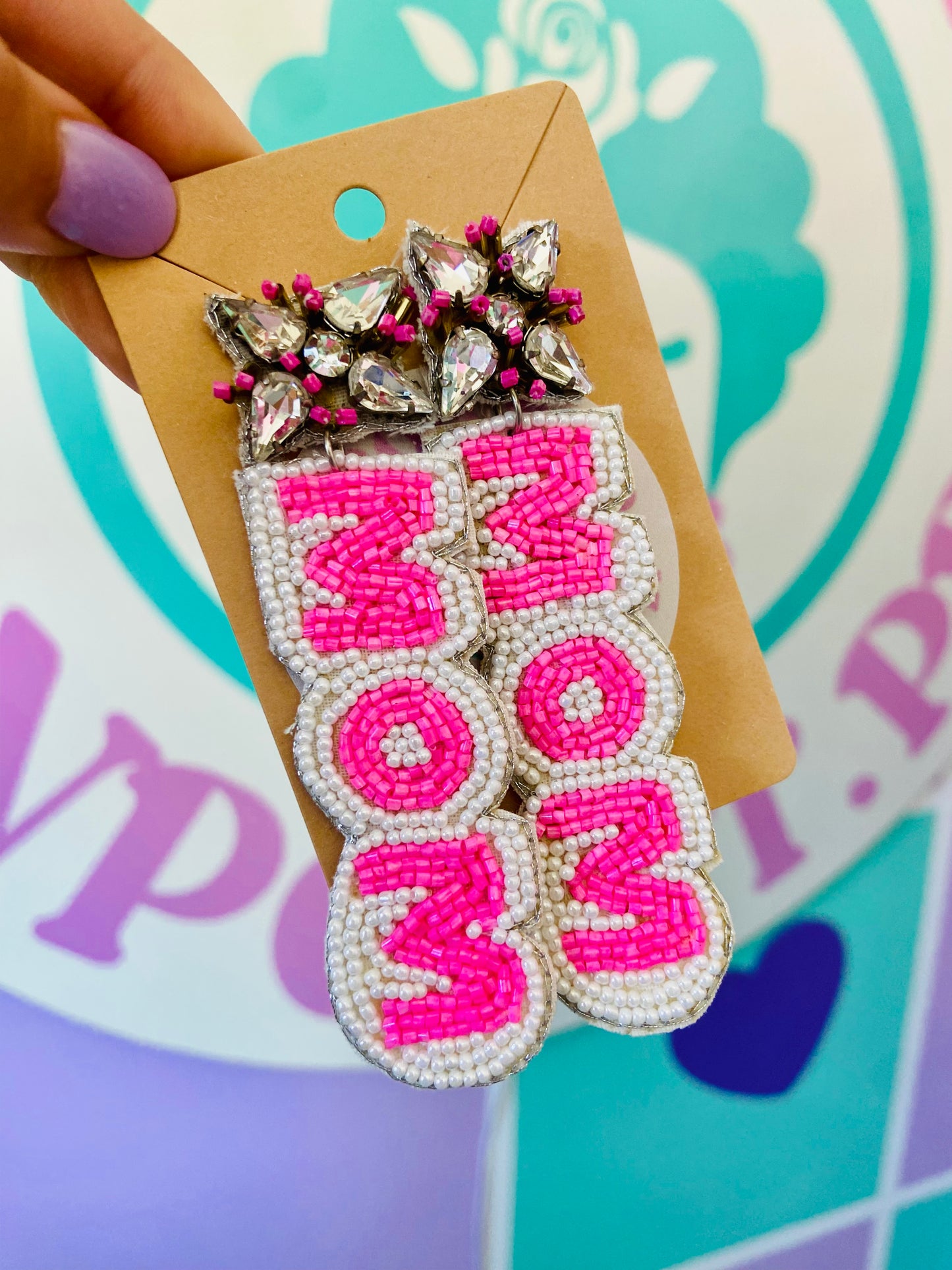 ARETES MOM