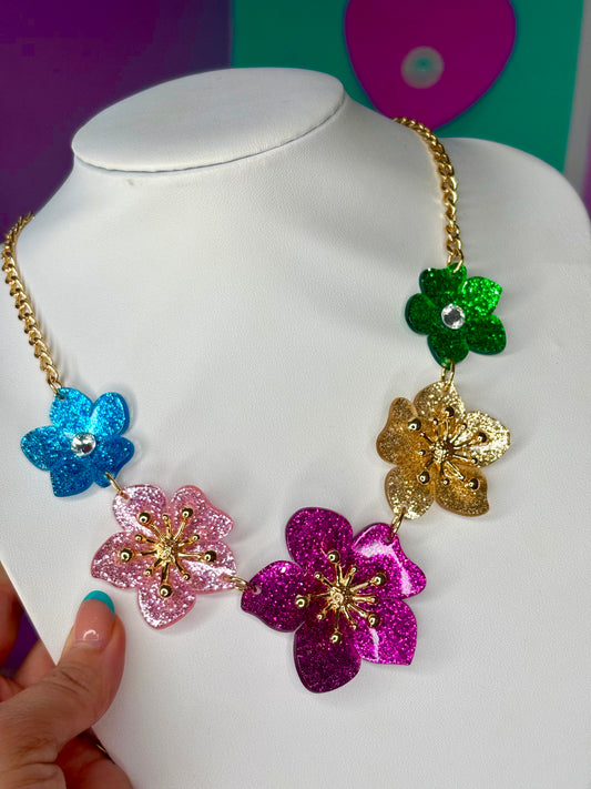 COLLAR FLORES ACRÍLICO