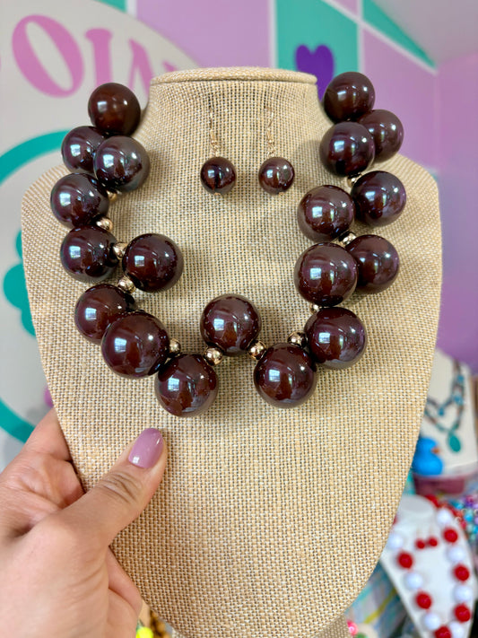 SET ARETES Y COLLAR BUBBLES 🫧 MARRÓN