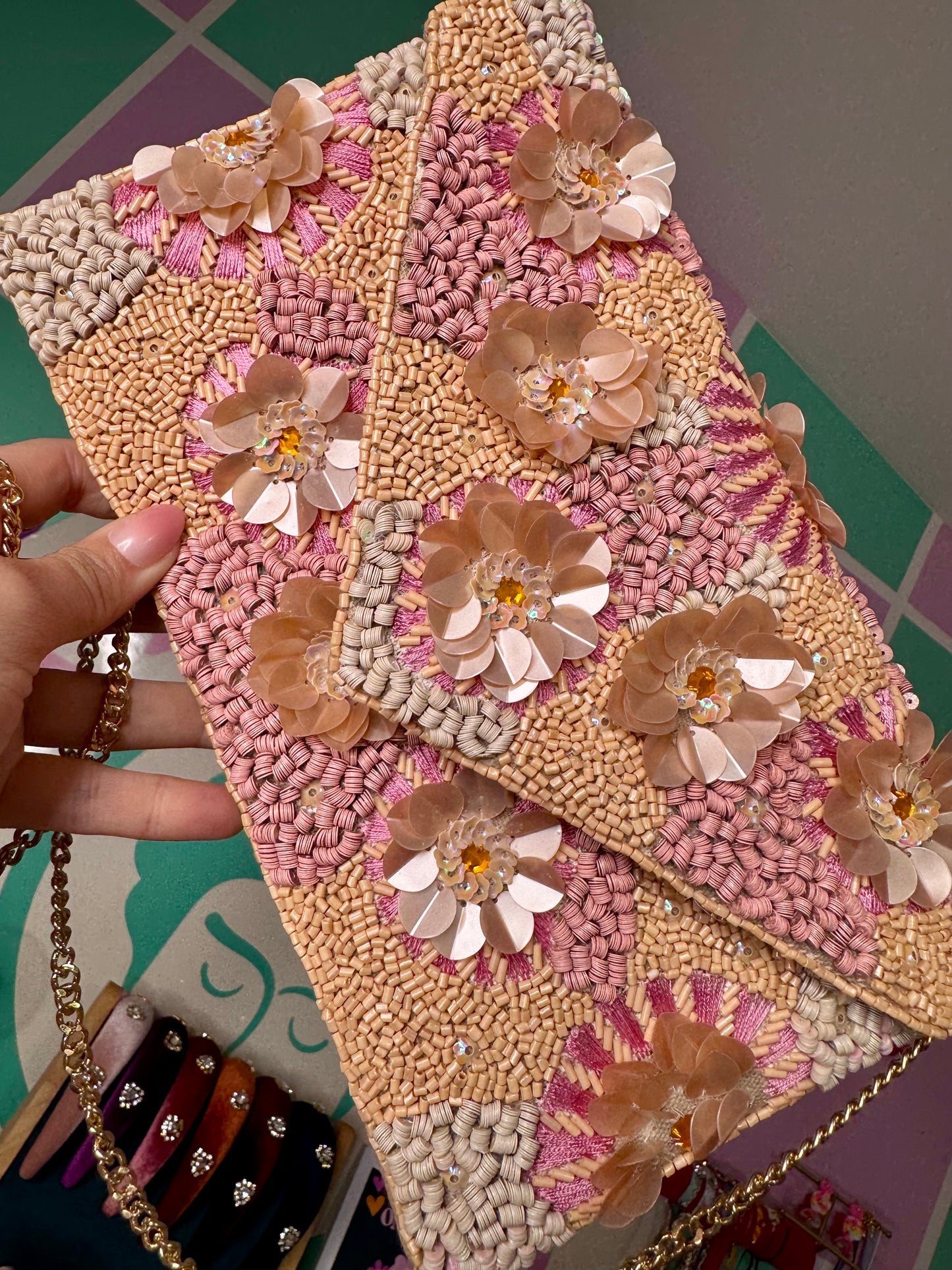 CARTERA EN BEADS CONFECCIONADA EN INDIA 🇮🇳