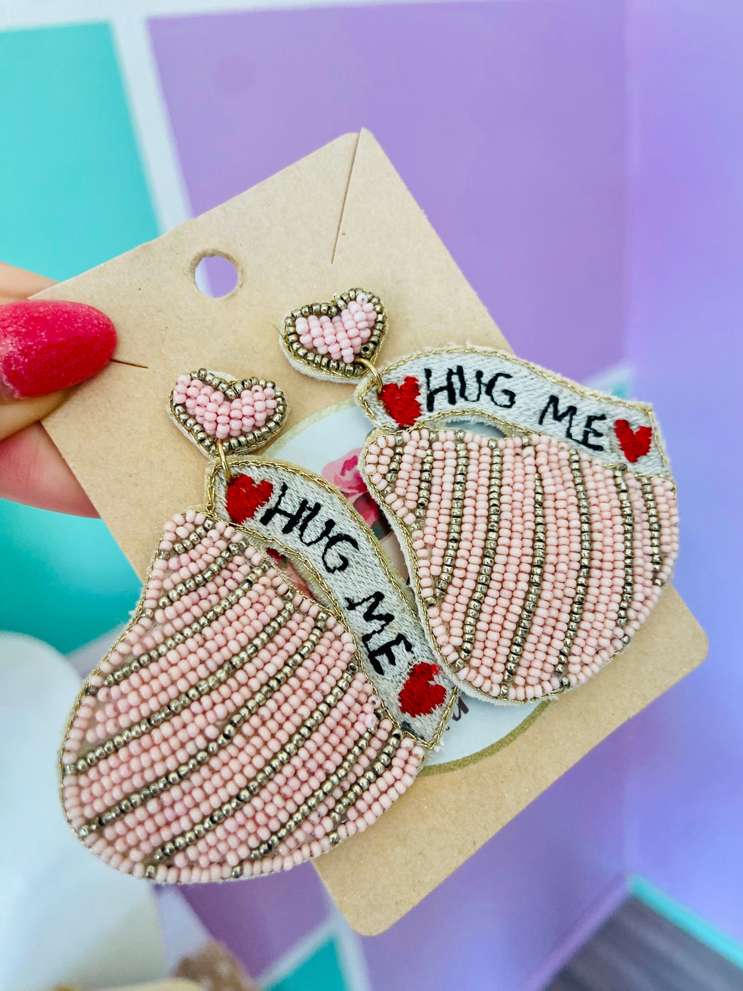 ARETES HUG ME