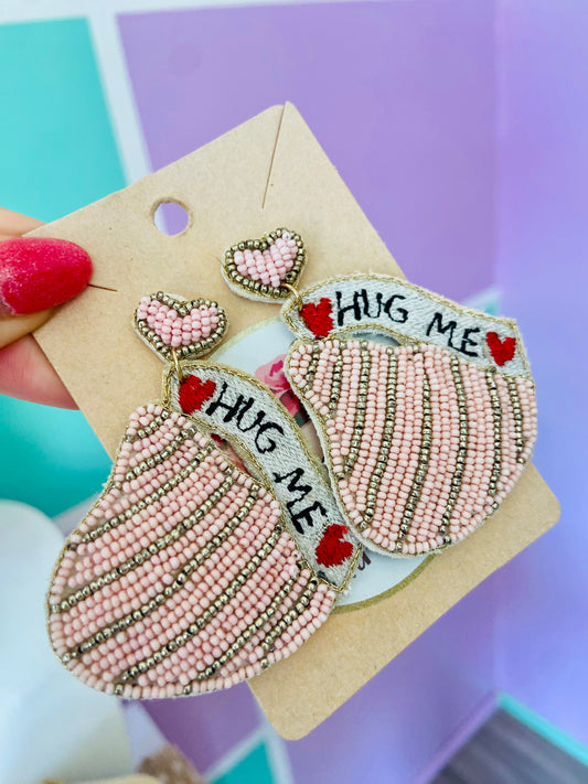 ARETES HUG ME