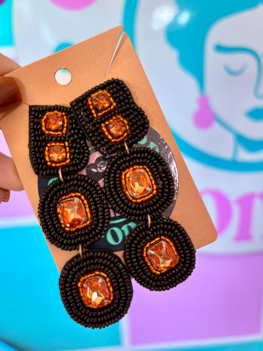 ARETES BOO EN BEADS & PEDRERÍA