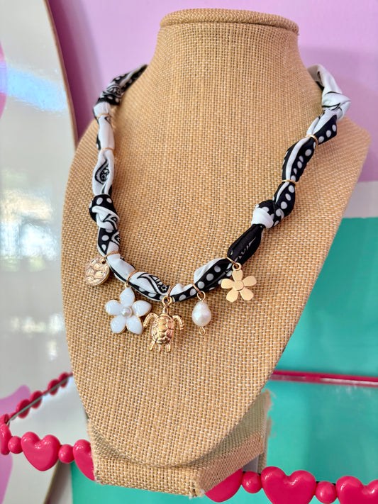 BANDANA NECKLACE 🐢