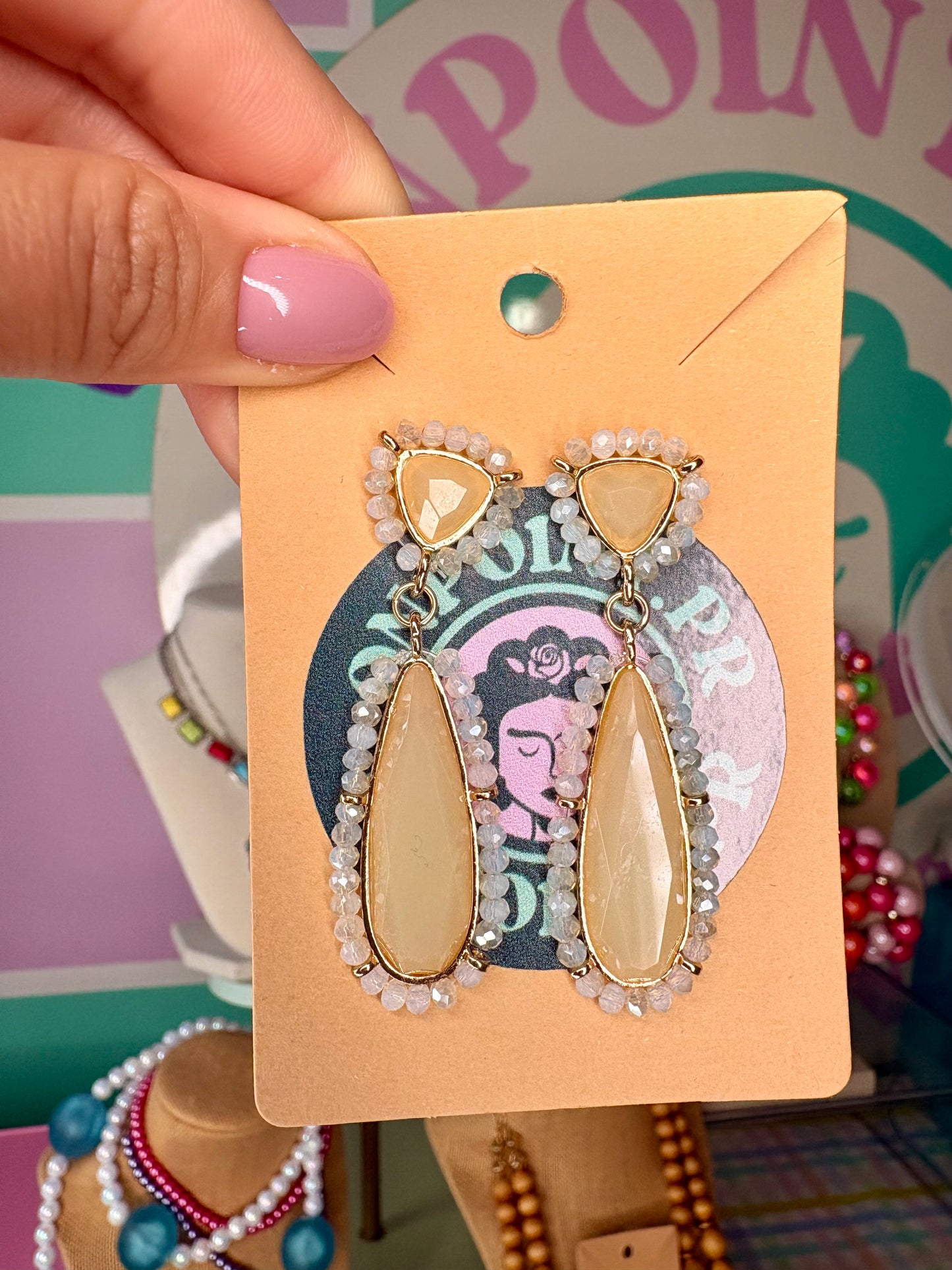 ARETES CREMA