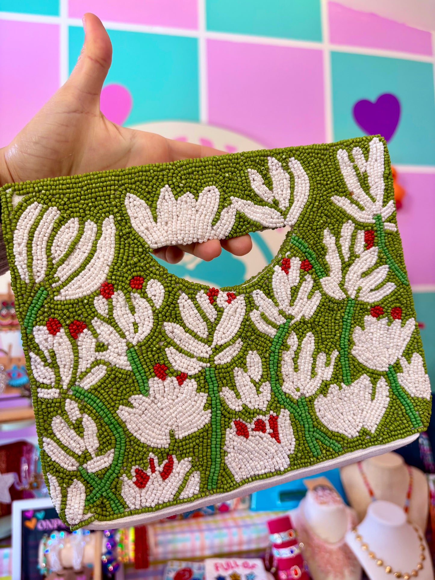 CARTERA DE MANO EN BEADS