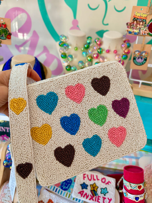 CARTERA DE CORAZONES CROSSBODY CON CORREA EN BEADS