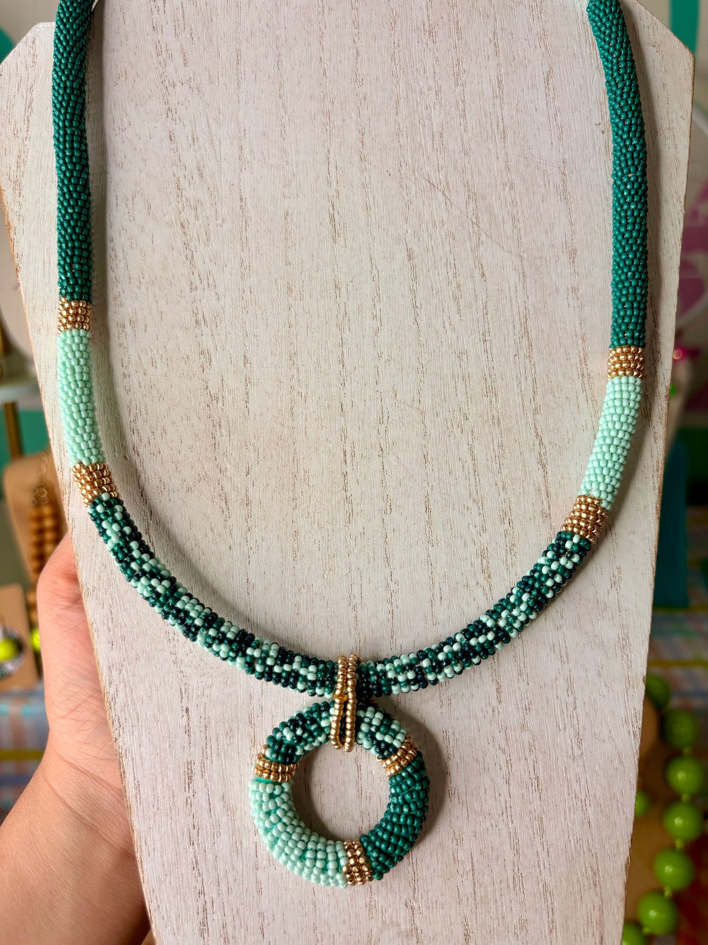 COLLAR AZUL TURQUESA / VERDE / GOLD