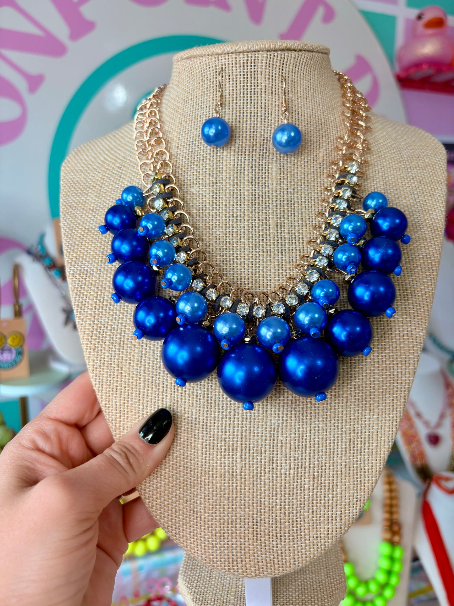 SET ARETES Y COLLAR PERLAS AZUL ROYAL