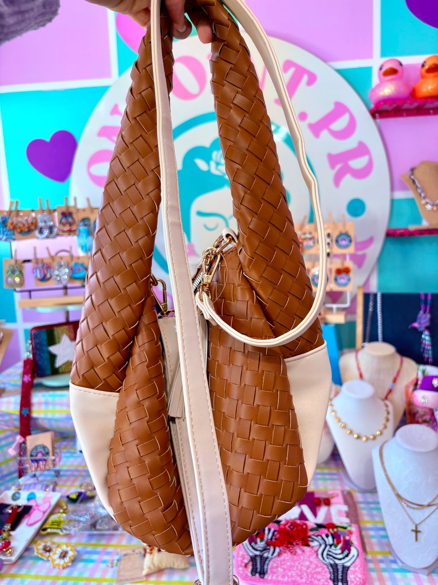 BOLSO MARRÓN Y CREMA AL HOMBRO O CROSSBODY
