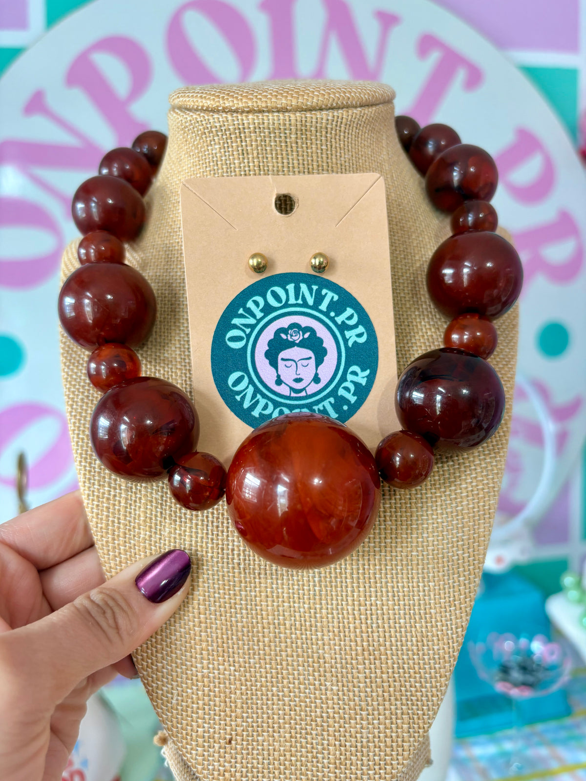 SET BUBBLES STUDS Y COLLAR MARRON