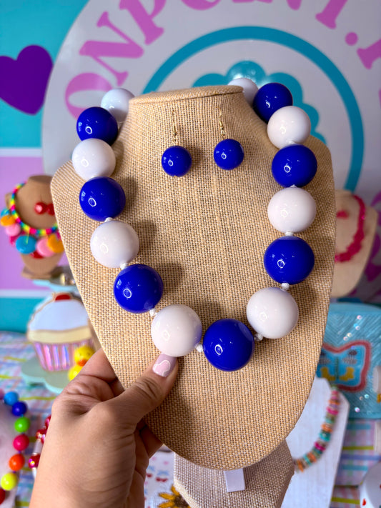SET ARETES Y COLLAR BUBBLEGUM BLUE & WHITE