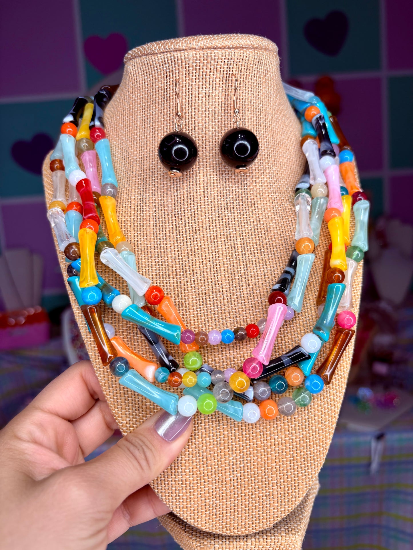 SET ARETES Y COLLAR EN RESINA DE COLORES