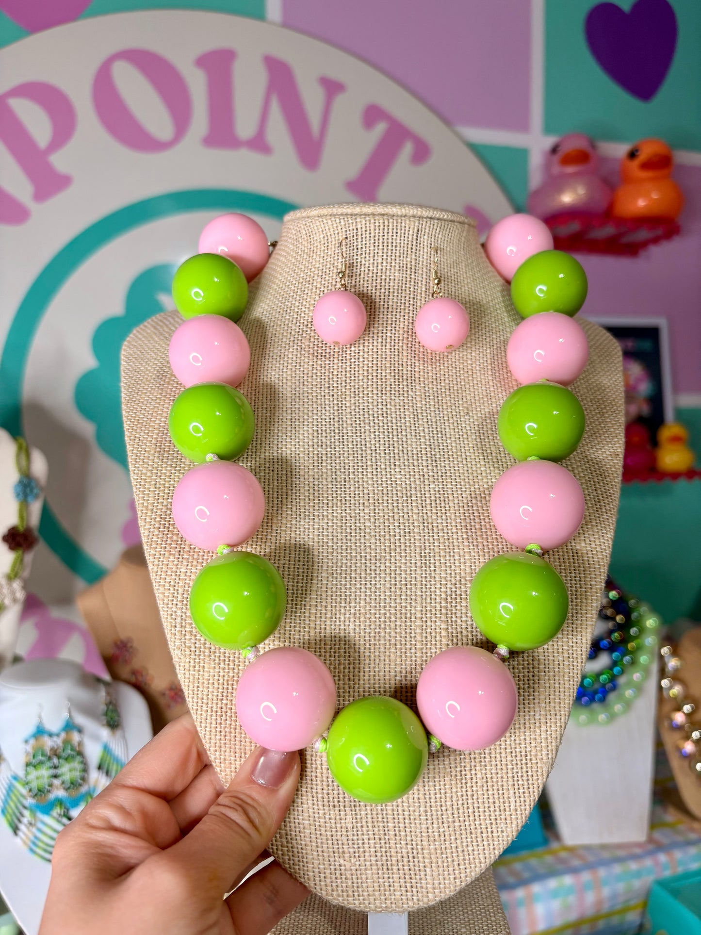 SET ARETES Y COLLAR BUBBLEGUM VERDE Y ROSA