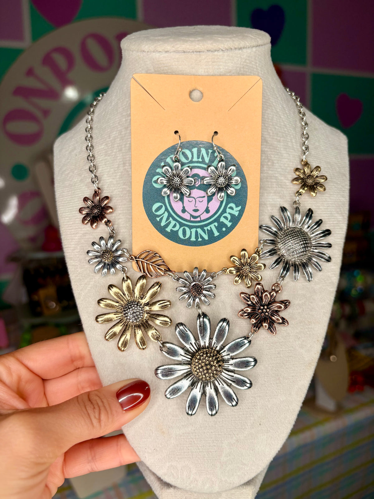 SET ARETES Y COLLAR 3 TONOS