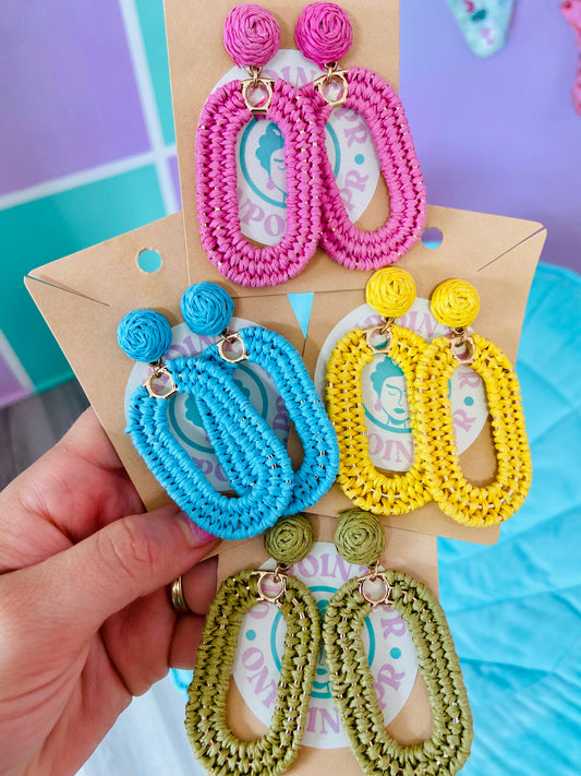 ARETES OVAL HOOPS